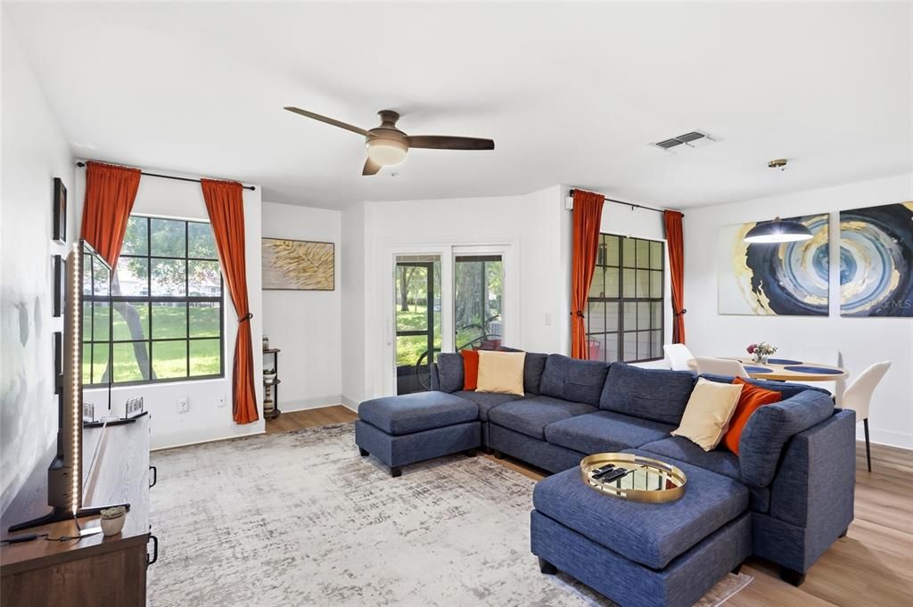 For Sale: $325,000 (2 beds, 2 baths, 1531 Square Feet)