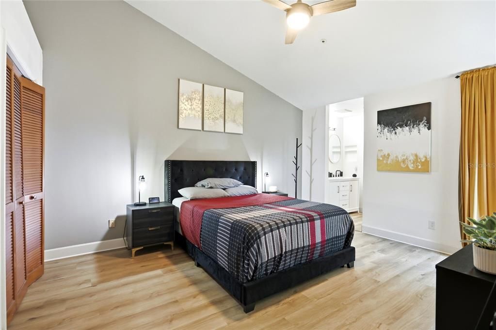 For Sale: $325,000 (2 beds, 2 baths, 1531 Square Feet)