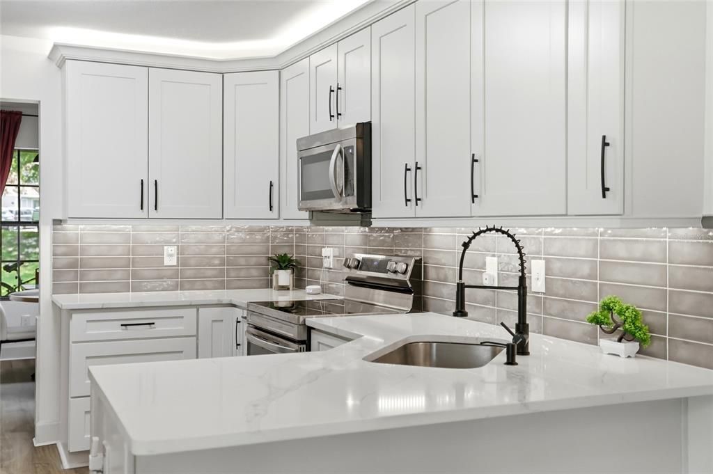 For Sale: $325,000 (2 beds, 2 baths, 1531 Square Feet)