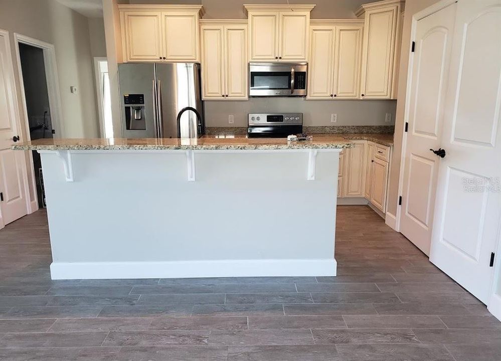 For Rent: $2,200 (3 beds, 2 baths, 1452 Square Feet)