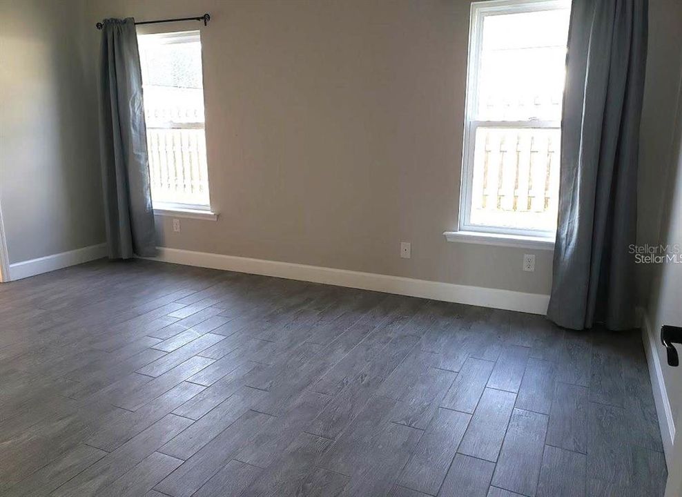 For Rent: $2,200 (3 beds, 2 baths, 1452 Square Feet)