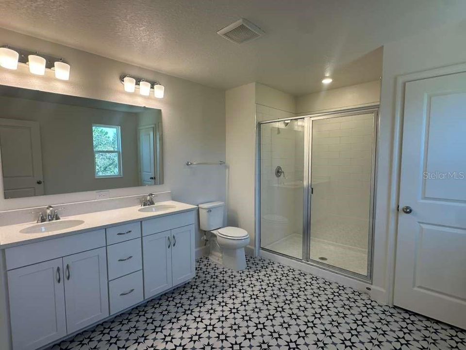 For Rent: $2,900 (4 beds, 3 baths, 2556 Square Feet)