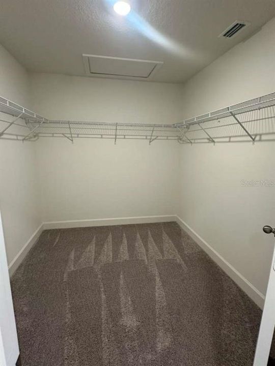 For Rent: $2,900 (4 beds, 3 baths, 2556 Square Feet)
