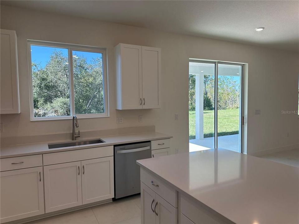 For Rent: $2,900 (4 beds, 3 baths, 2556 Square Feet)