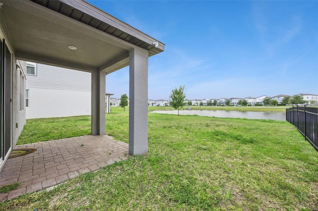 На продажу: $439,900 (3 спален, 2 ванн, 1715 Квадратных фут)
