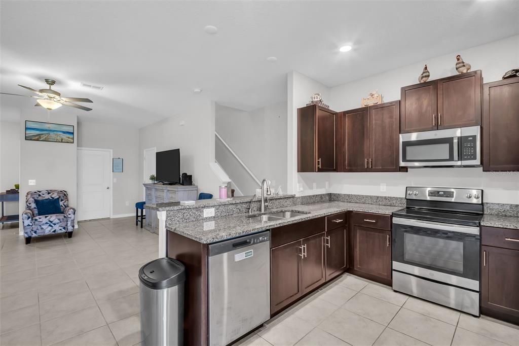 En Venta: $275,000 (3 camas, 2 baños, 1666 Pies cuadrados)