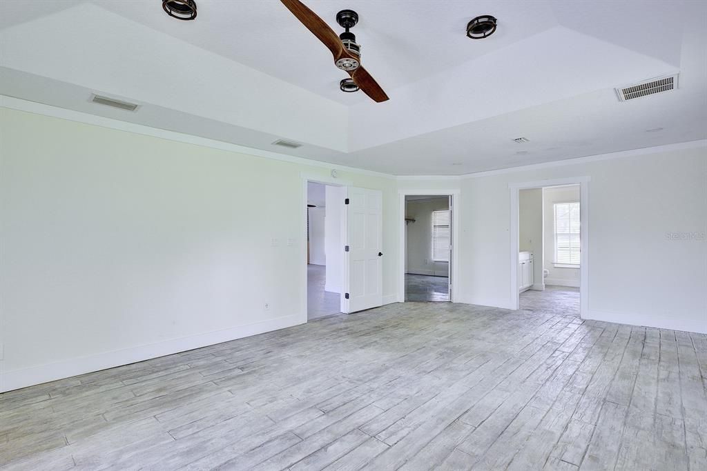 For Sale: $315,000 (4 beds, 3 baths, 2475 Square Feet)