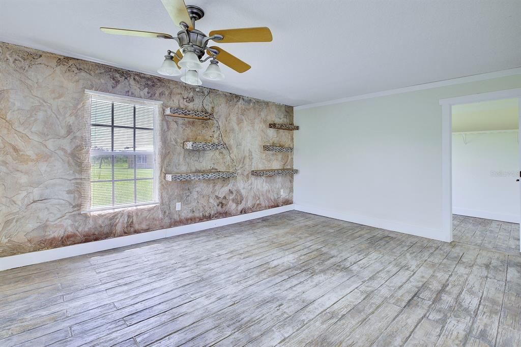 For Sale: $315,000 (4 beds, 3 baths, 2475 Square Feet)
