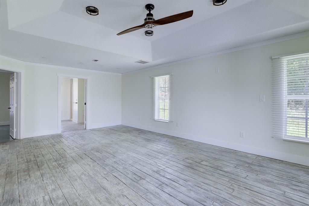 For Sale: $315,000 (4 beds, 3 baths, 2475 Square Feet)