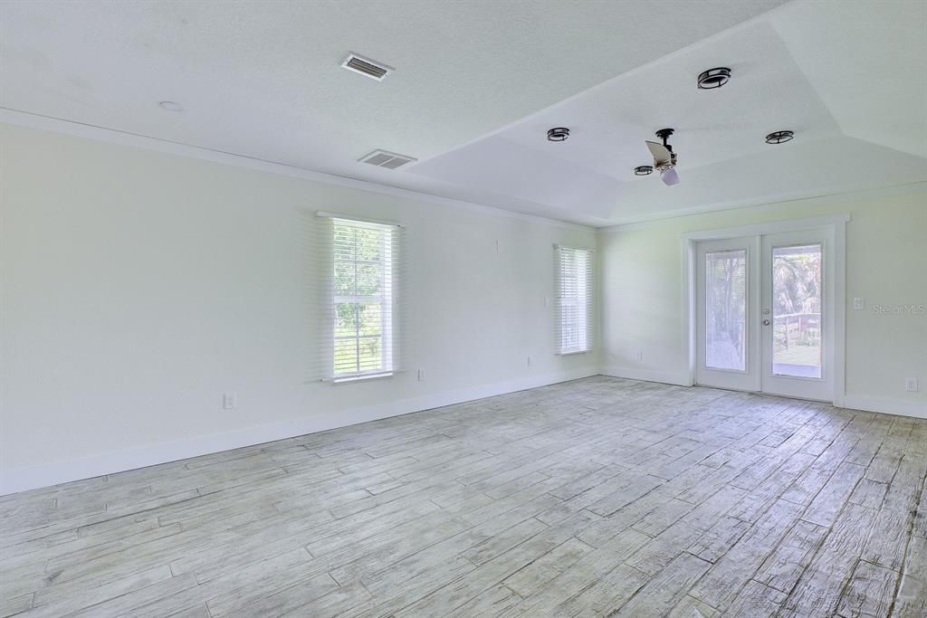 For Sale: $315,000 (4 beds, 3 baths, 2475 Square Feet)