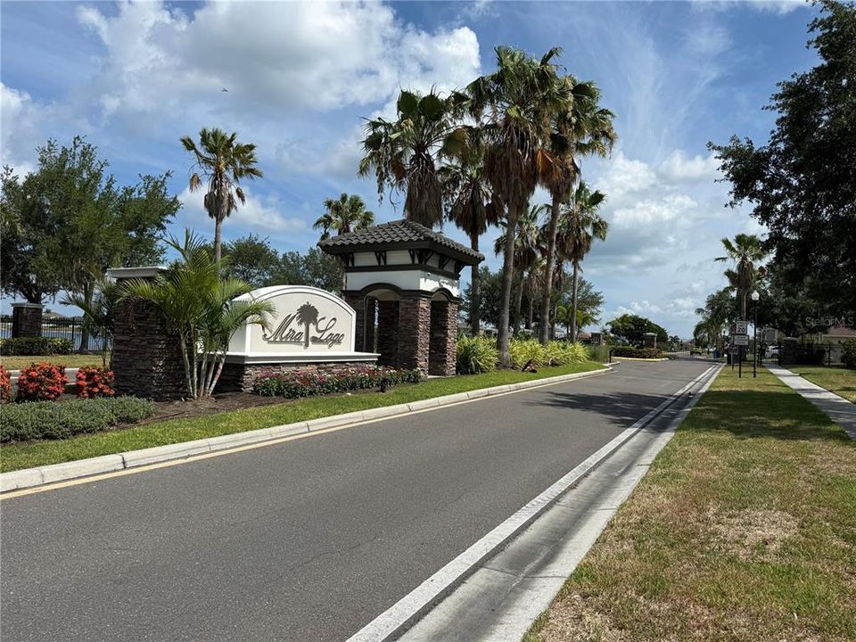 For Sale: $325,000 (3 beds, 2 baths, 1810 Square Feet)