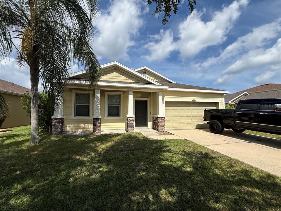 For Sale: $325,000 (3 beds, 2 baths, 1810 Square Feet)