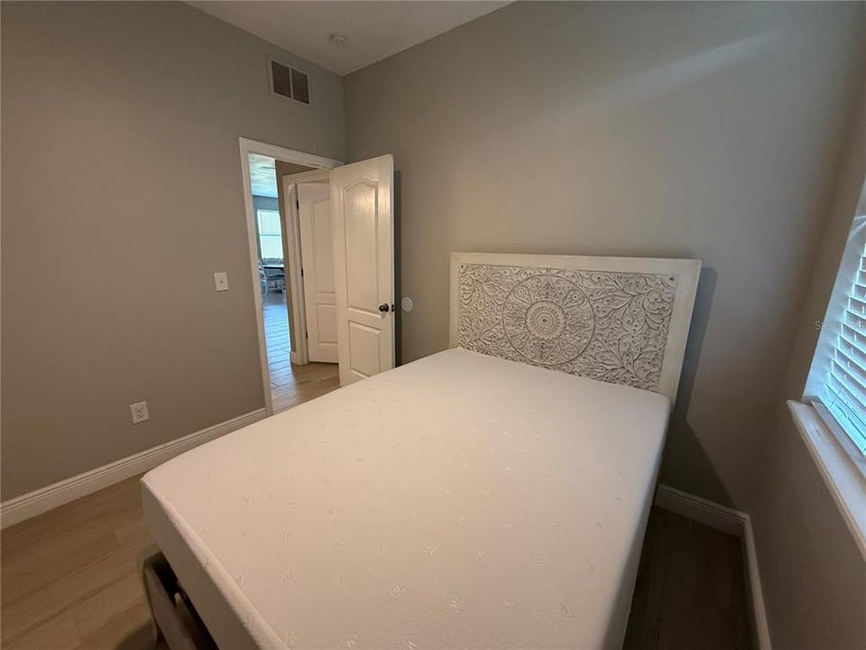 For Sale: $325,000 (3 beds, 2 baths, 1810 Square Feet)