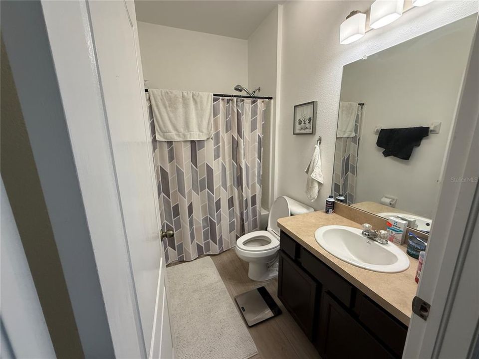 For Sale: $325,000 (3 beds, 2 baths, 1810 Square Feet)