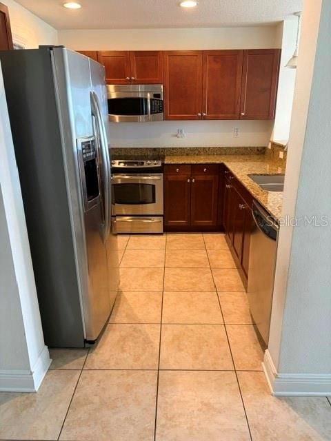 В аренду: $1,995 (1 спален, 2 ванн, 1094 Квадратных фут)