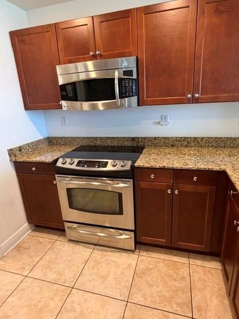 В аренду: $1,995 (1 спален, 2 ванн, 1094 Квадратных фут)