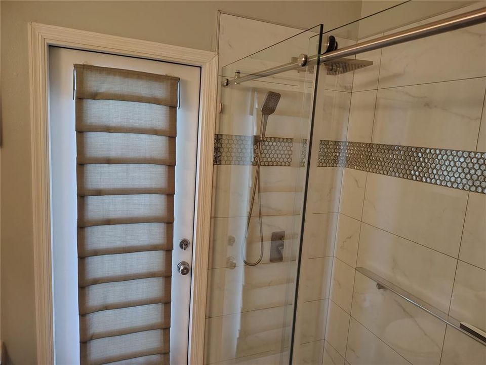 En Venta: $789,000 (4 camas, 3 baños, 2608 Pies cuadrados)