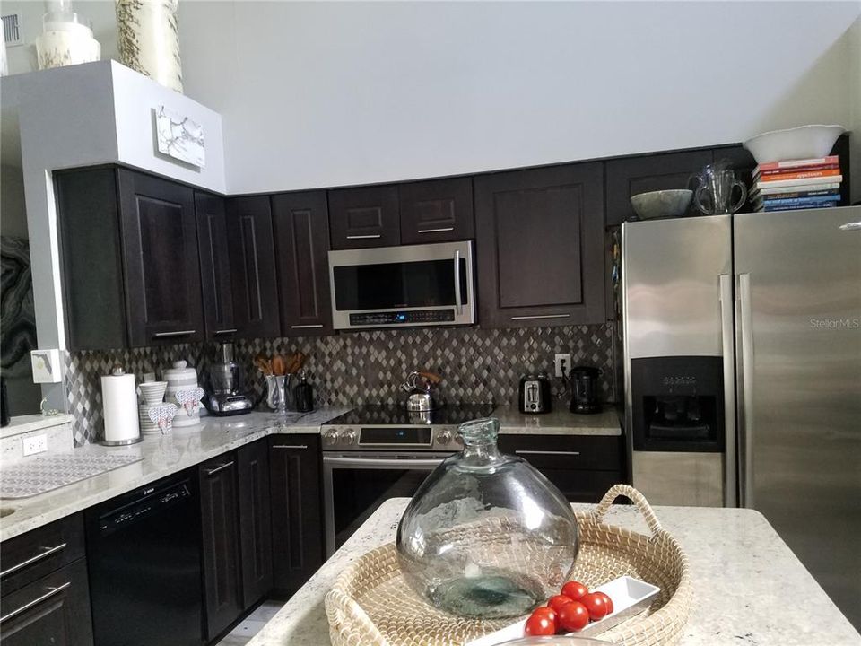En Venta: $789,000 (4 camas, 3 baños, 2608 Pies cuadrados)
