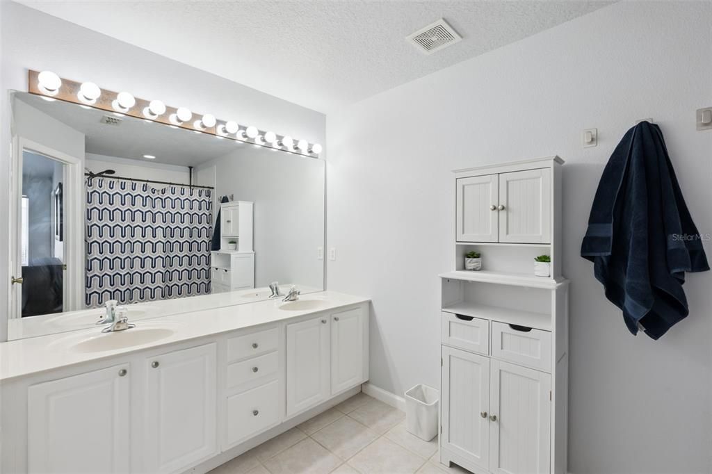 For Sale: $360,000 (3 beds, 2 baths, 1682 Square Feet)