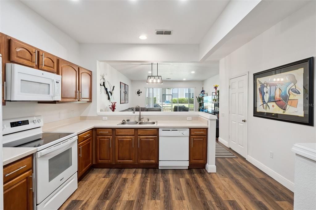 For Sale: $360,000 (3 beds, 2 baths, 1682 Square Feet)