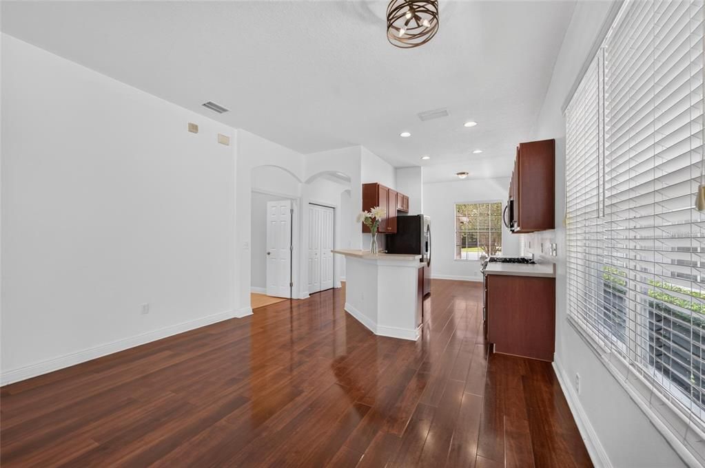 For Sale: $292,500 (2 beds, 2 baths, 1455 Square Feet)