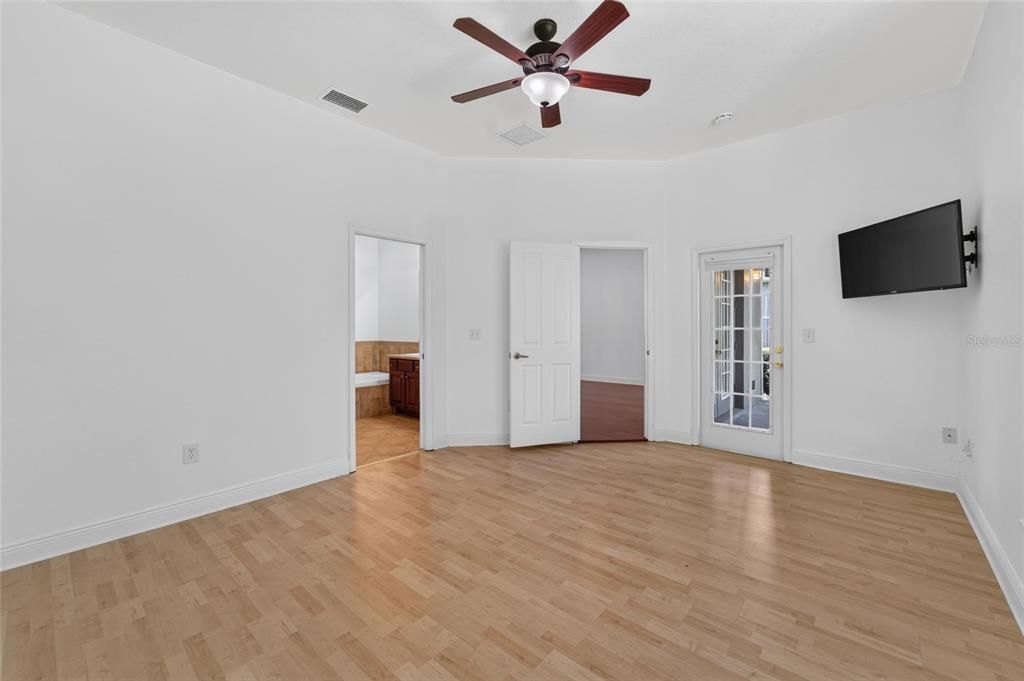 For Sale: $292,500 (2 beds, 2 baths, 1455 Square Feet)