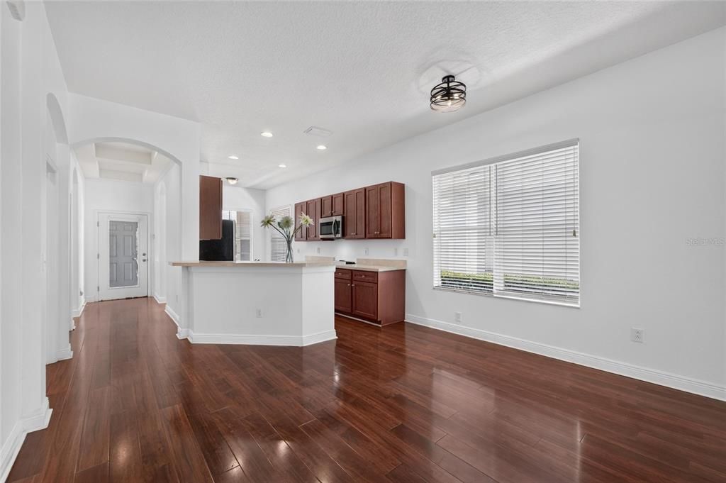 For Sale: $292,500 (2 beds, 2 baths, 1455 Square Feet)