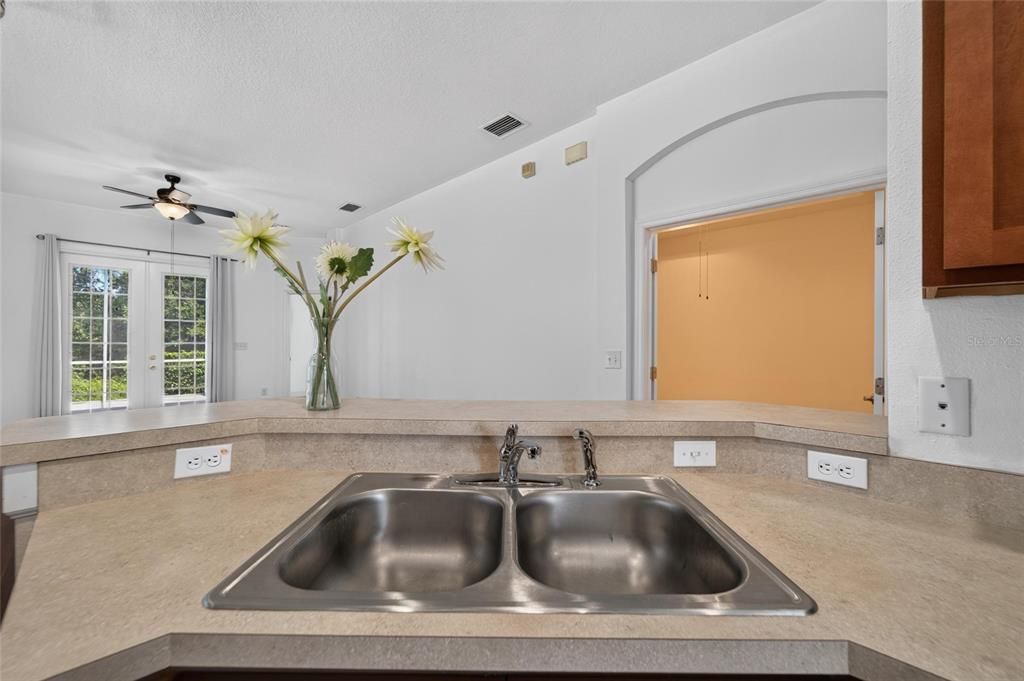 For Sale: $292,500 (2 beds, 2 baths, 1455 Square Feet)