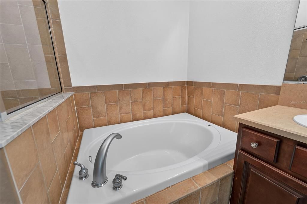 For Sale: $292,500 (2 beds, 2 baths, 1455 Square Feet)