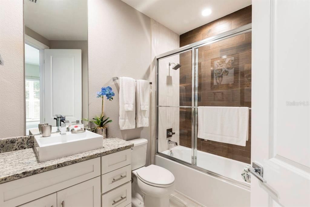 For Sale: $510,000 (5 beds, 6 baths, 2169 Square Feet)