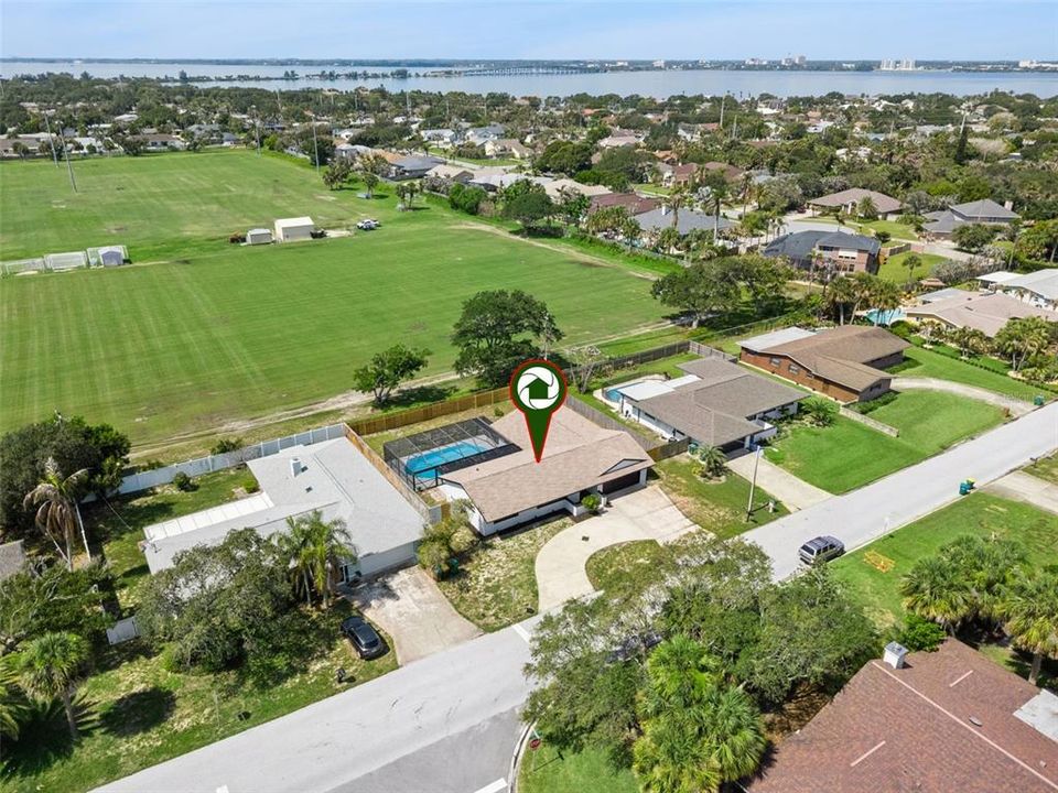 For Sale: $725,000 (4 beds, 2 baths, 1713 Square Feet)