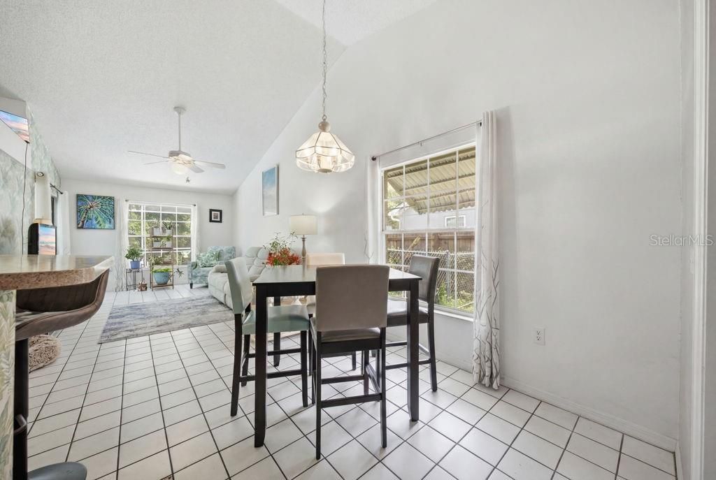 For Sale: $345,000 (3 beds, 2 baths, 1622 Square Feet)