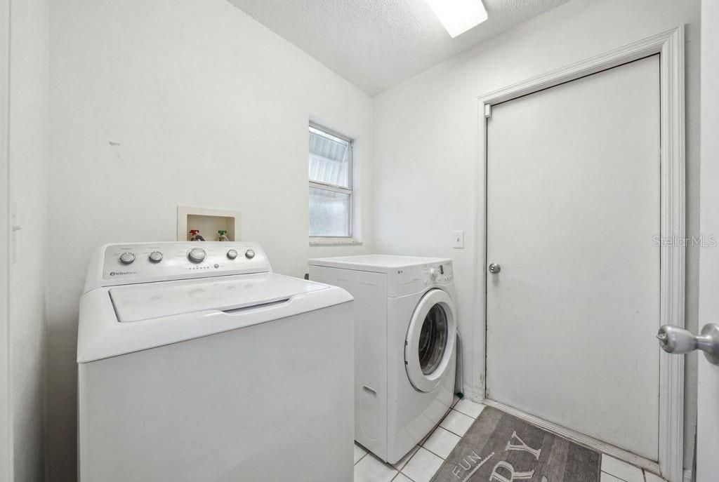For Sale: $345,000 (3 beds, 2 baths, 1622 Square Feet)