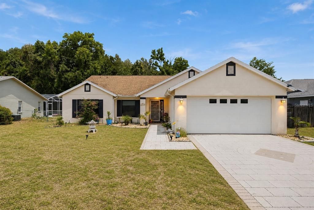 For Sale: $345,000 (3 beds, 2 baths, 1622 Square Feet)