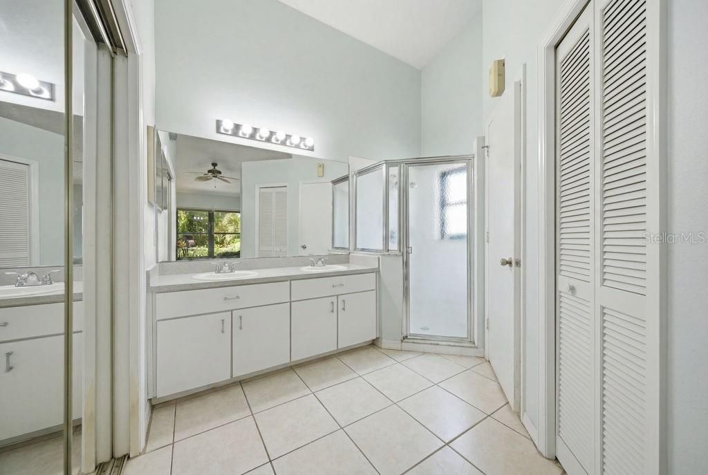 For Sale: $345,000 (3 beds, 2 baths, 1622 Square Feet)