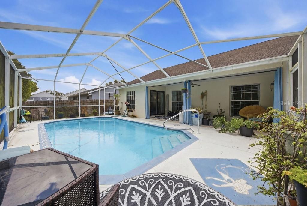 For Sale: $345,000 (3 beds, 2 baths, 1622 Square Feet)