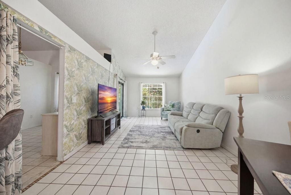 For Sale: $345,000 (3 beds, 2 baths, 1622 Square Feet)