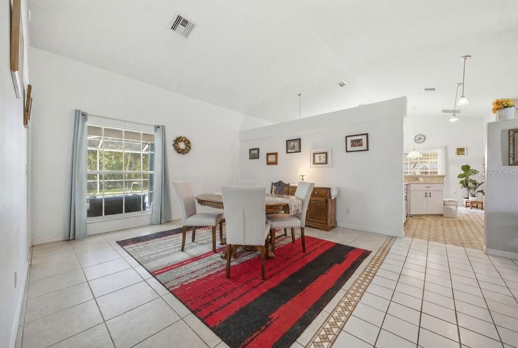 For Sale: $345,000 (3 beds, 2 baths, 1622 Square Feet)