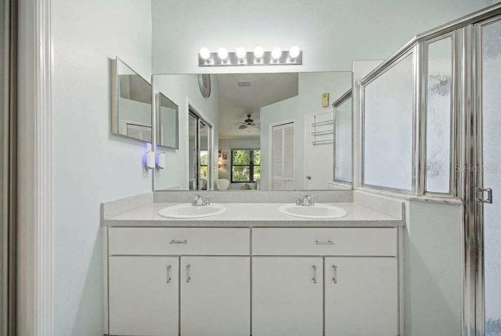 For Sale: $345,000 (3 beds, 2 baths, 1622 Square Feet)