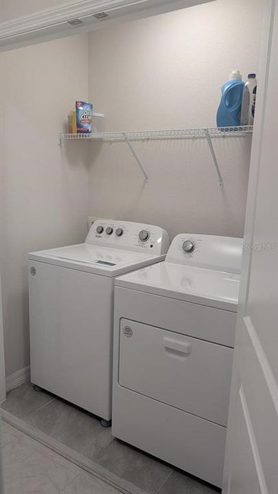 En Venta: $330,000 (3 camas, 2 baños, 1673 Pies cuadrados)