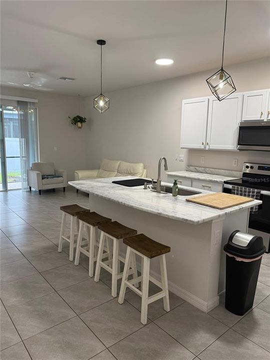 En Venta: $330,000 (3 camas, 2 baños, 1673 Pies cuadrados)