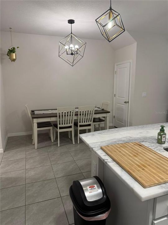En Venta: $330,000 (3 camas, 2 baños, 1673 Pies cuadrados)