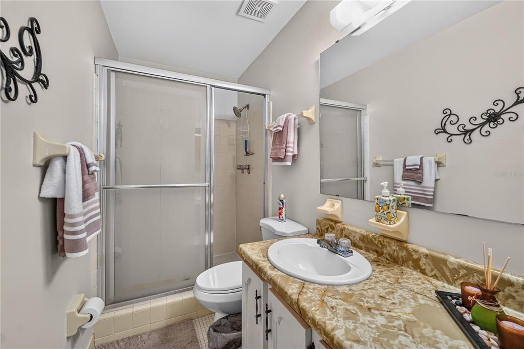 En Venta: $136,900 (2 camas, 2 baños, 897 Pies cuadrados)