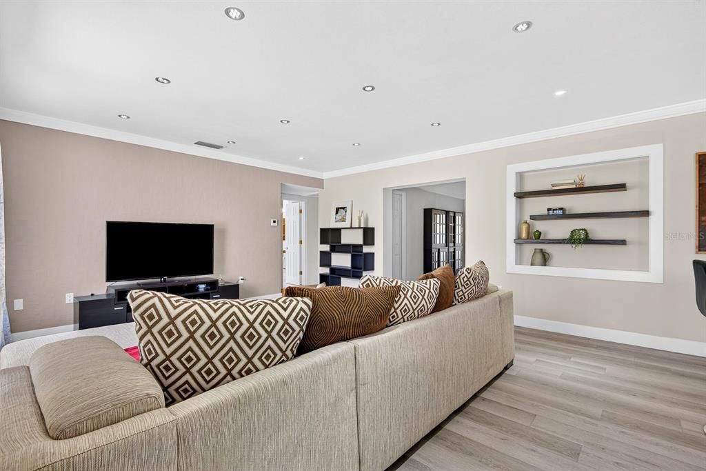 For Sale: $395,000 (3 beds, 2 baths, 1500 Square Feet)