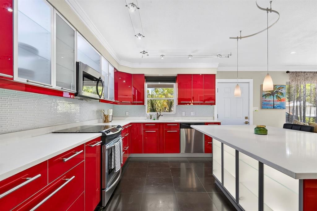 For Sale: $395,000 (3 beds, 2 baths, 1500 Square Feet)
