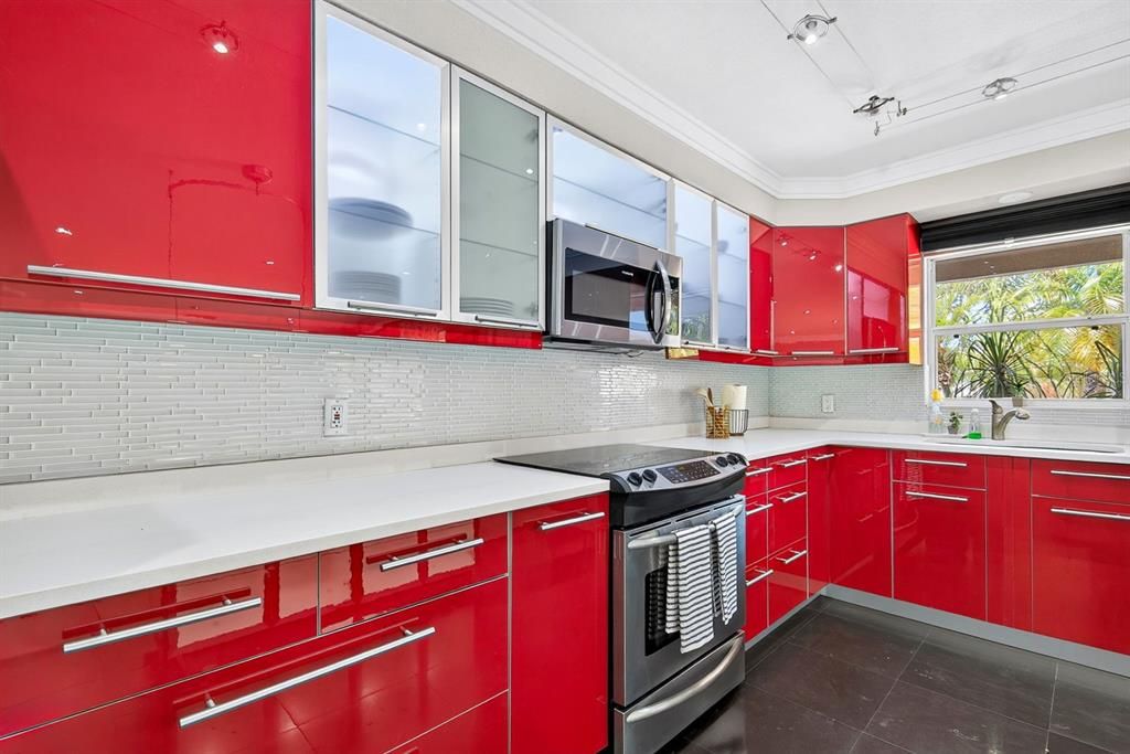 For Sale: $395,000 (3 beds, 2 baths, 1500 Square Feet)