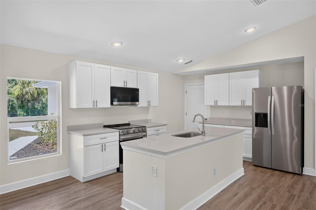 For Sale: $284,500 (3 beds, 2 baths, 1333 Square Feet)