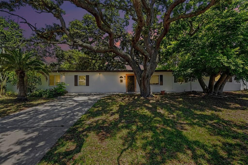 En Venta: $679,900 (4 camas, 3 baños, 1711 Pies cuadrados)