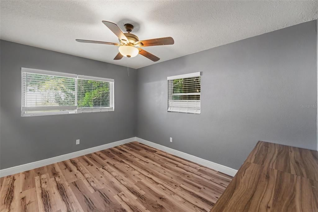 En Venta: $679,900 (4 camas, 3 baños, 1711 Pies cuadrados)