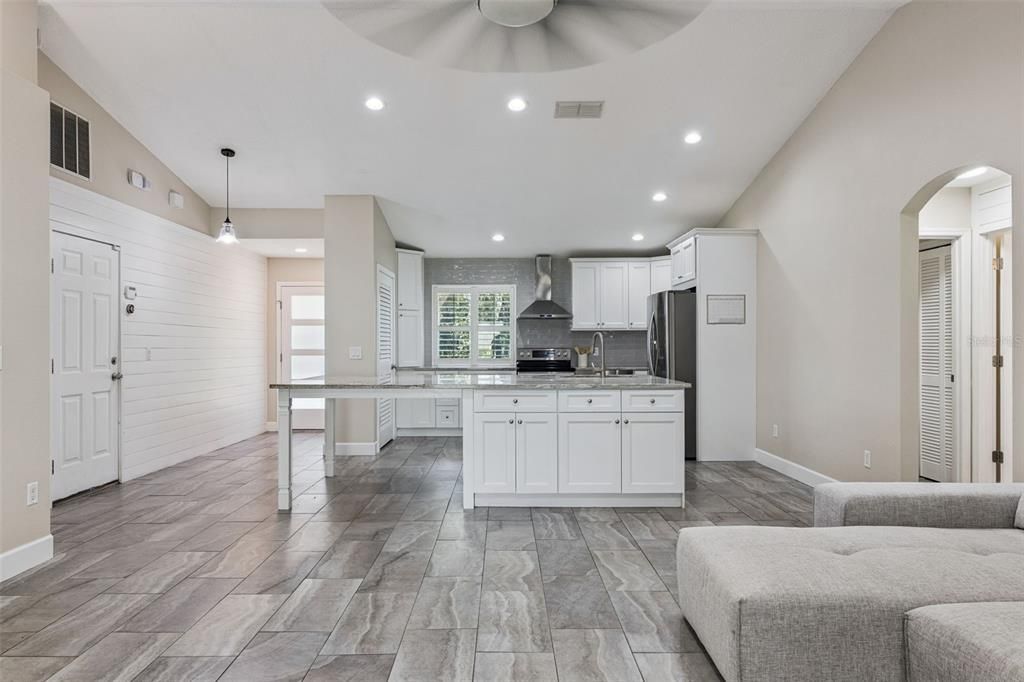 For Rent: $2,800 (3 beds, 3 baths, 1886 Square Feet)
